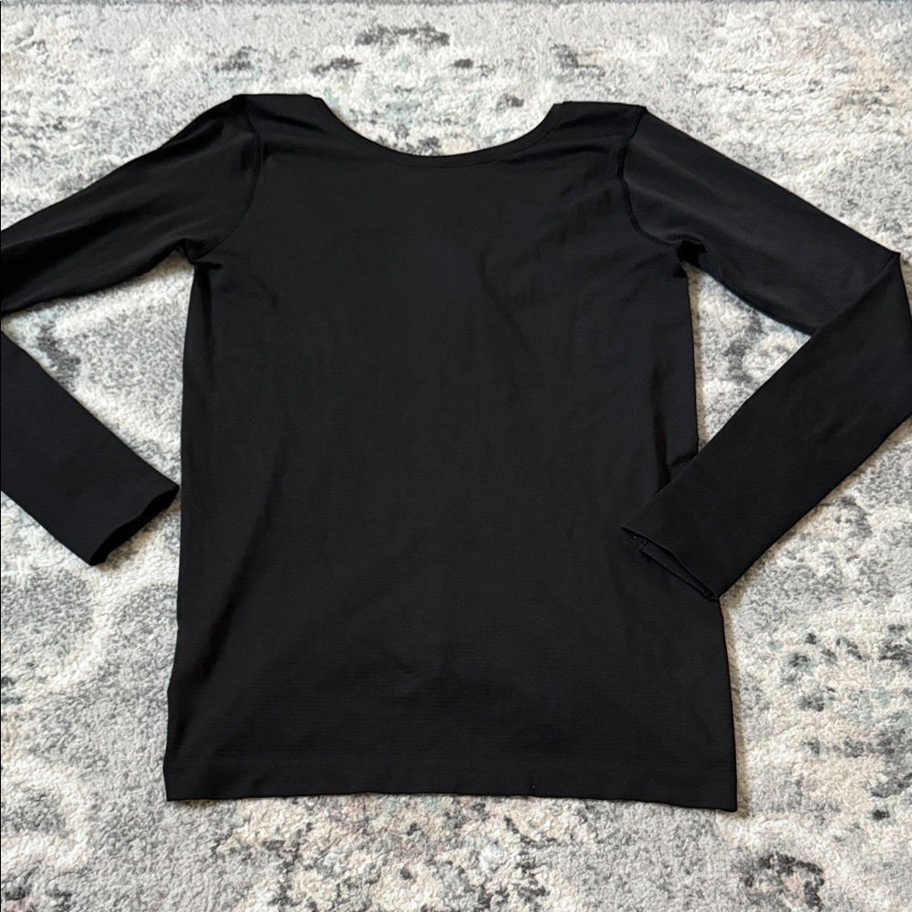 Lululemon Black Swiftly Tech with Cinched Back Size 8